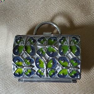 COLLECTORS ITEM. JUDITH LEIBER PURSE.